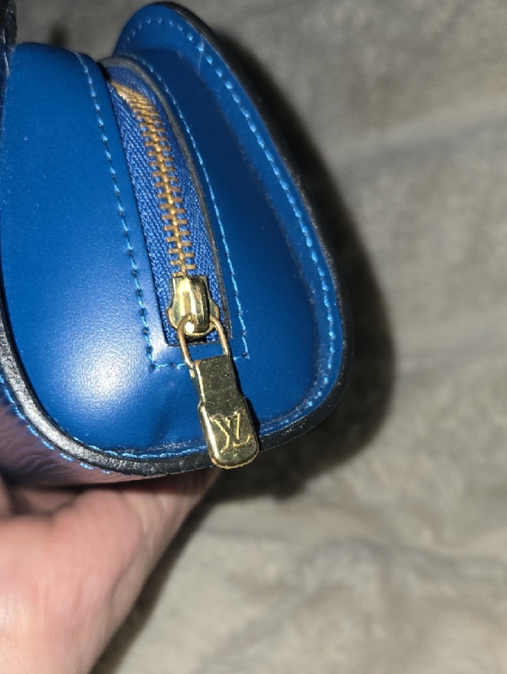 Louis Vuitton Blue Epi Leather Zip Around Cosmetic Case - Picture 8 of 12